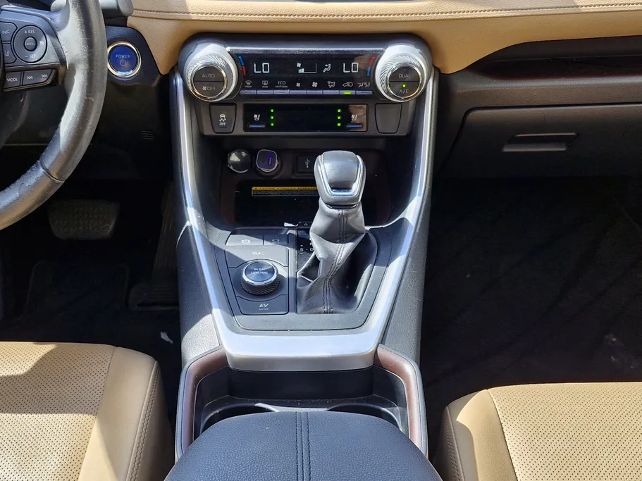 2020 Toyota RAV4 LTD Hybrid  