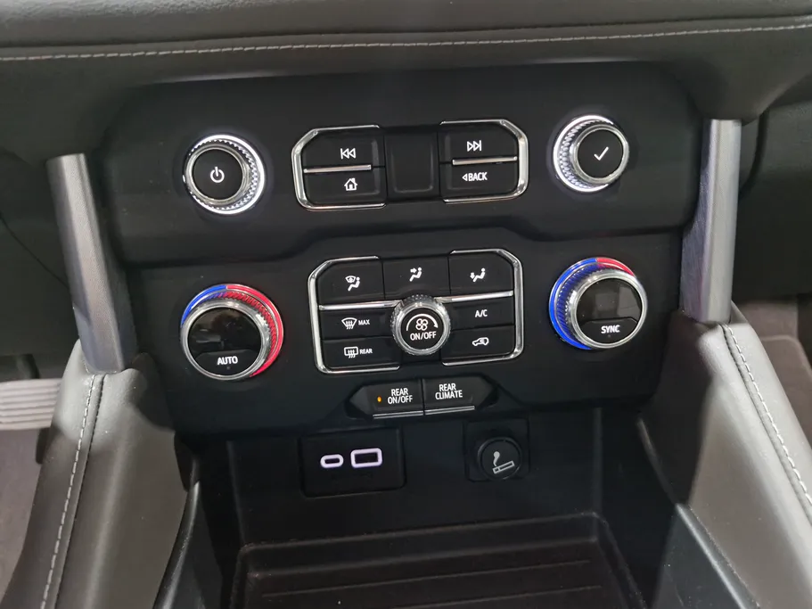 2024 GMC Yukon SLE 