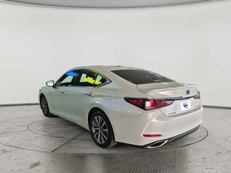 لكزس ES 350 2021 