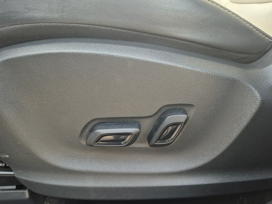 2022 MG ZS LUX 
