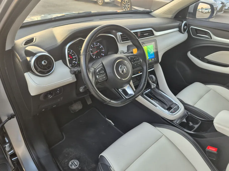 2022 MG ZS LUX 