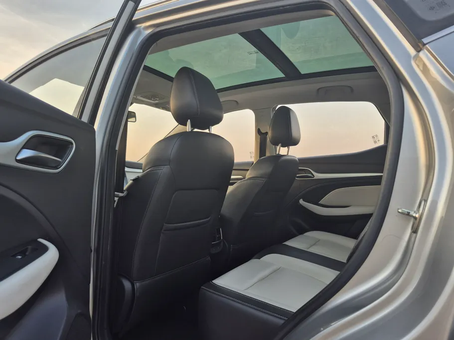 2022 MG ZS LUX 