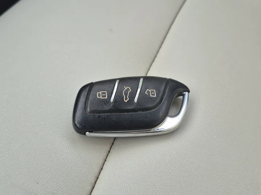 2022 MG ZS LUX 