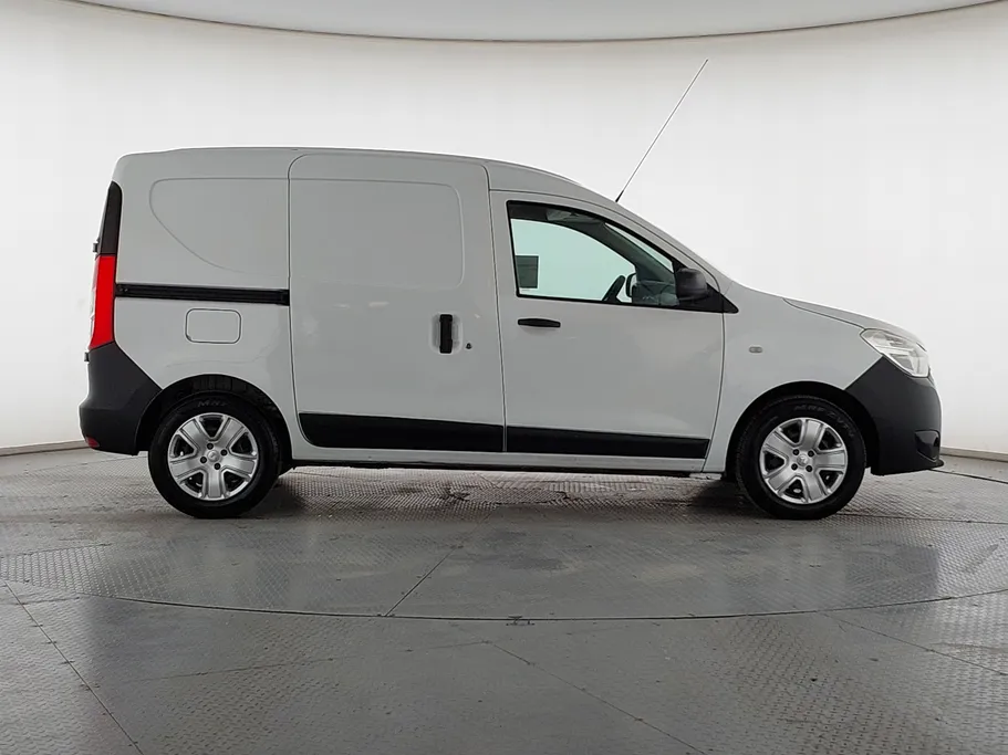 2022 Renault Docker Van بضاعة 