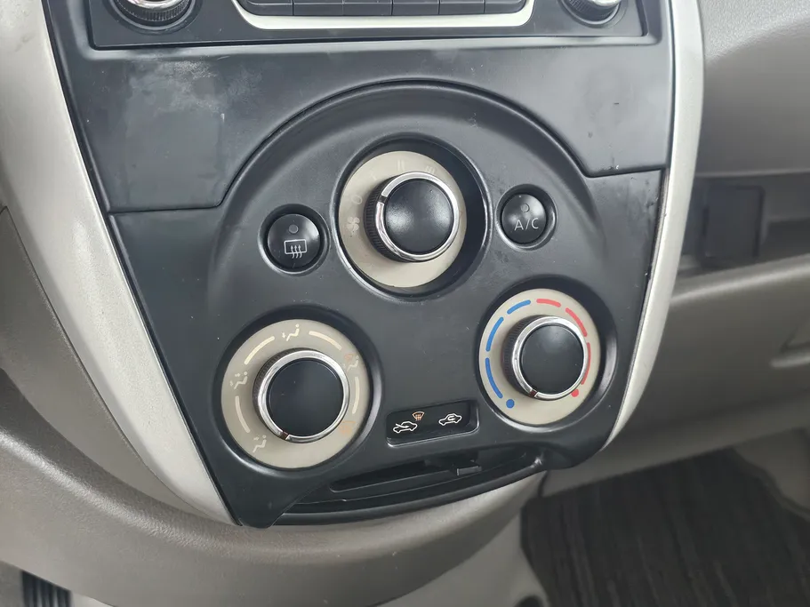 2019 Nissan Sunny SV 