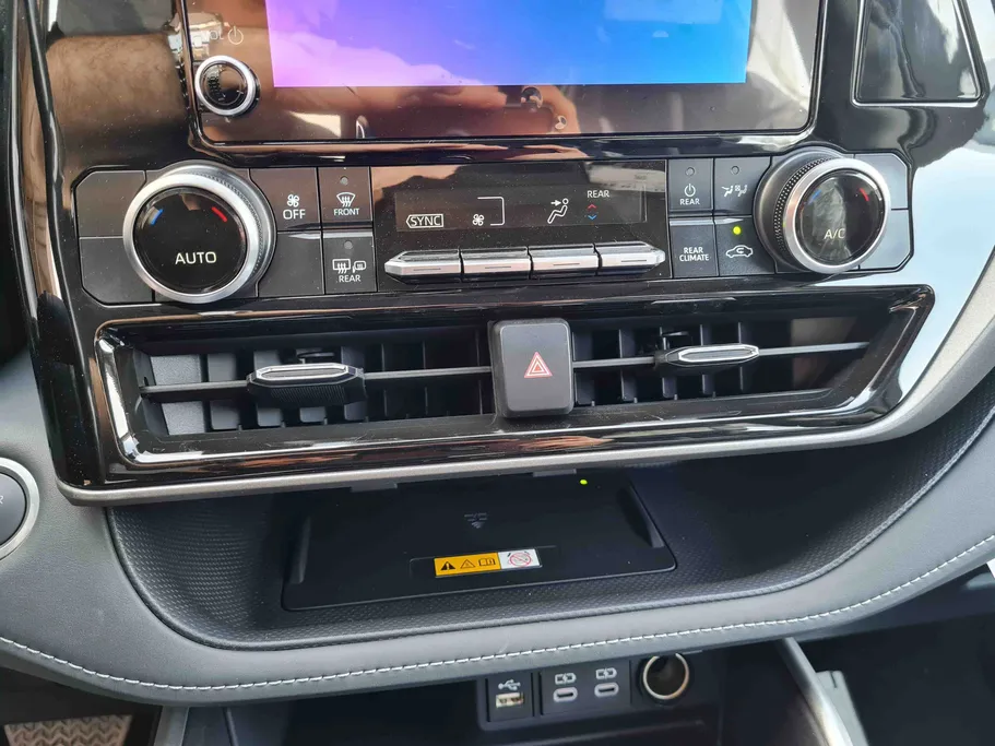 2025 Toyota Highlander GLE Black Edition	 