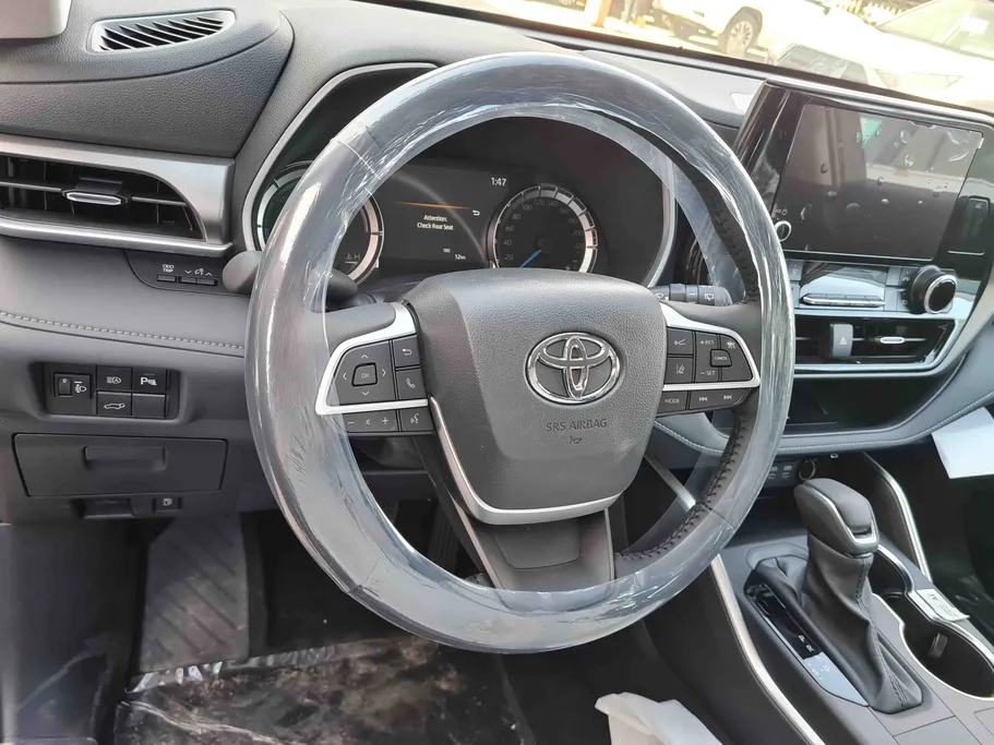 2025 Toyota Highlander GLE Black Edition	 