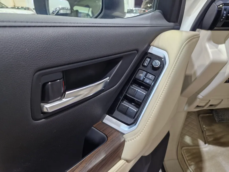 2023 Toyota Land Cruiser GXR 
