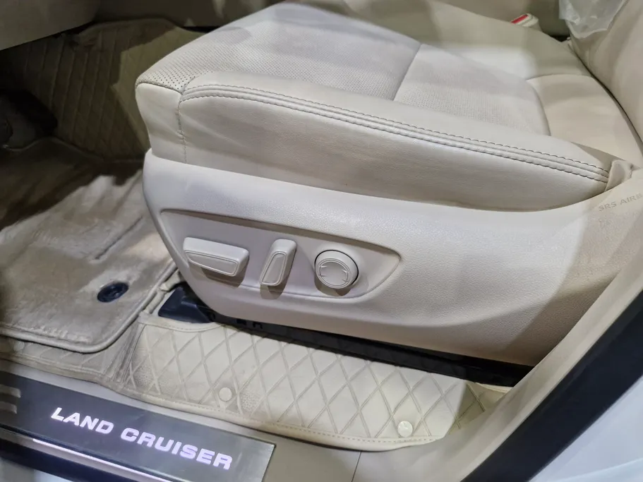 2023 Toyota Land Cruiser GXR 