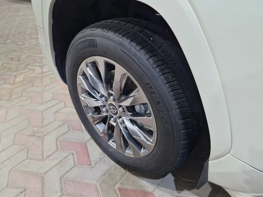 2023 Toyota Land Cruiser GXR 
