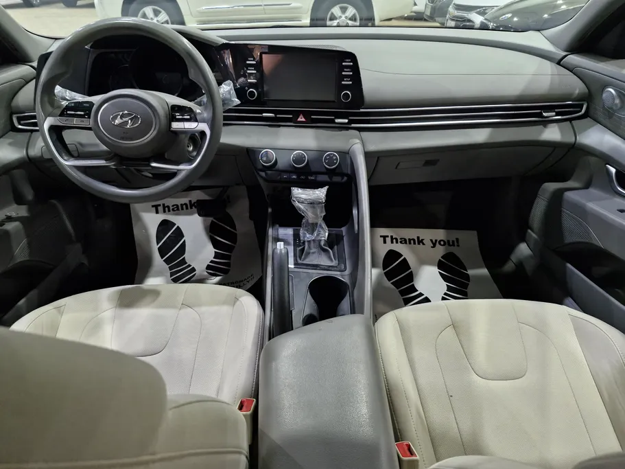 2023 Hyundai Elantra Smart 