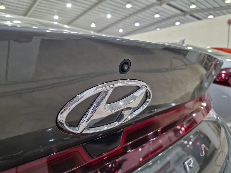 2023 Hyundai Elantra Smart 