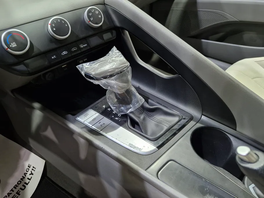 2023 Hyundai Elantra Smart 
