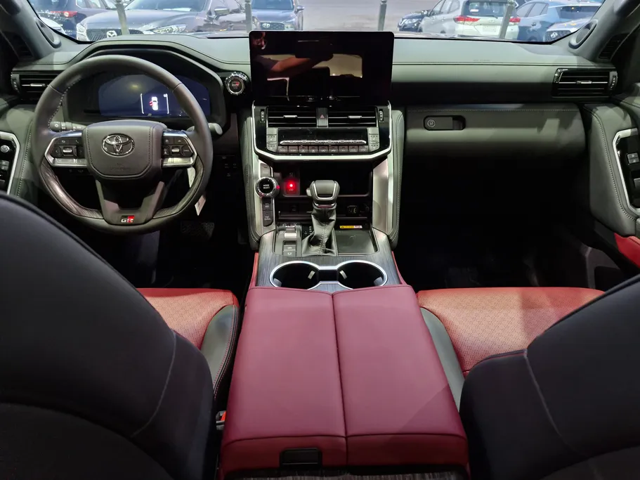 2025 Toyota Land Cruiser GR Sport 