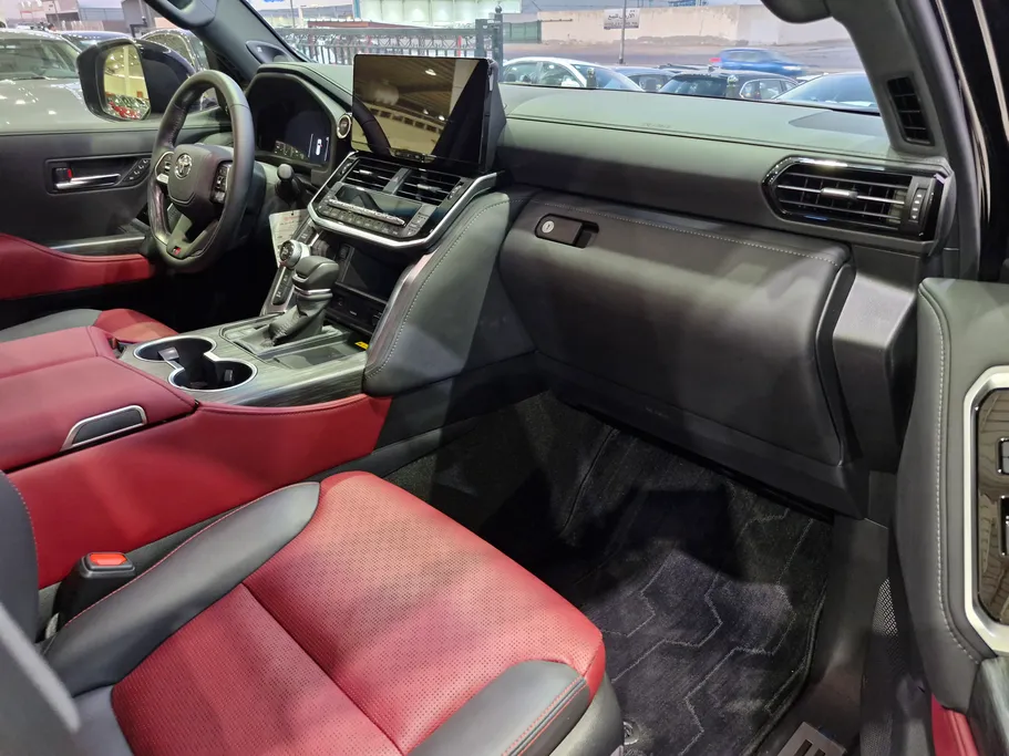 2025 Toyota Land Cruiser GR Sport 