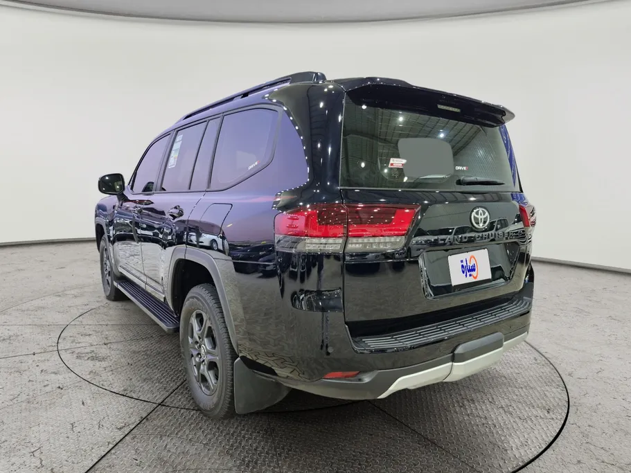 2025 Toyota Land Cruiser GR Sport 