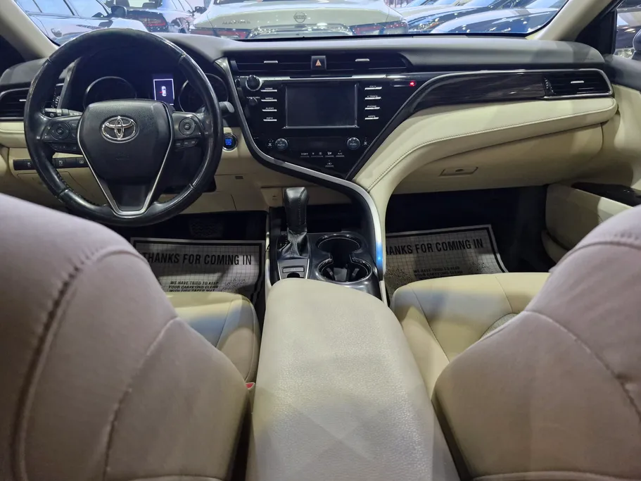 2020 Toyota Camry  GLE 