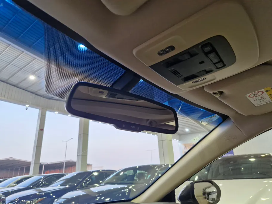 2020 Toyota Camry  GLE 