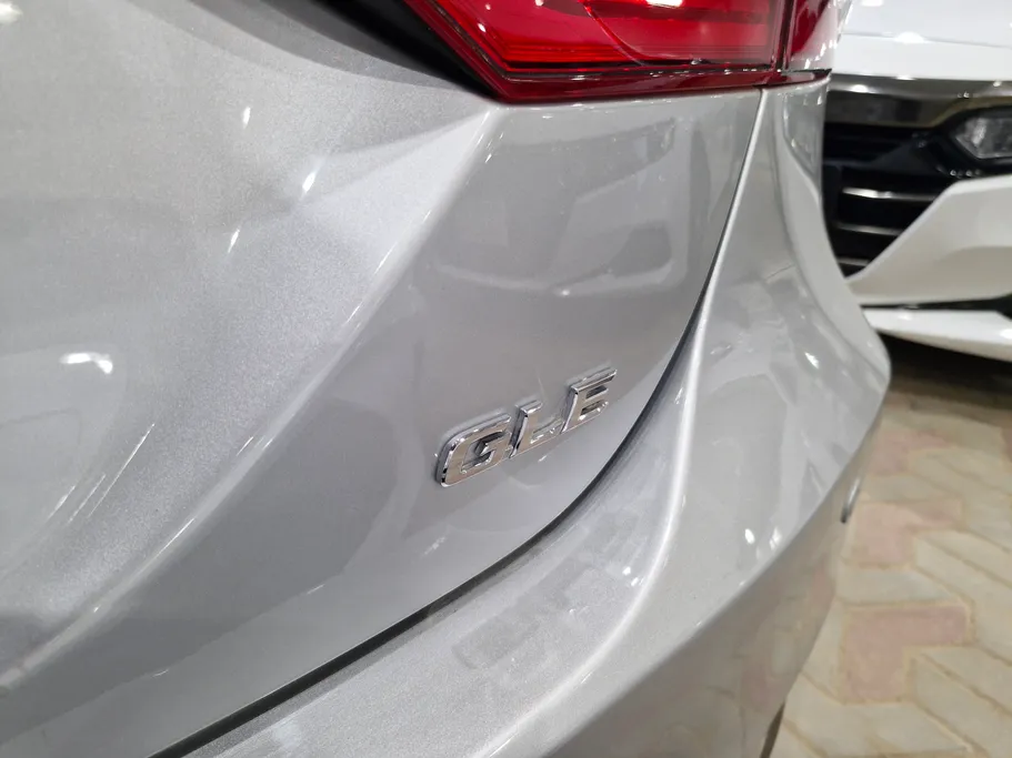 2020 Toyota Camry  GLE 