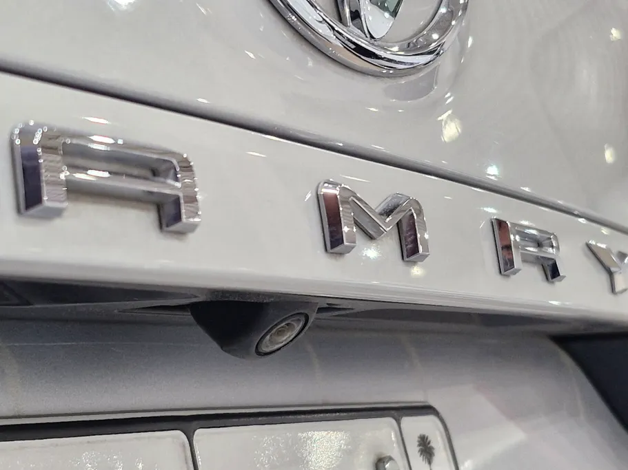 2020 Toyota Camry  GLE 