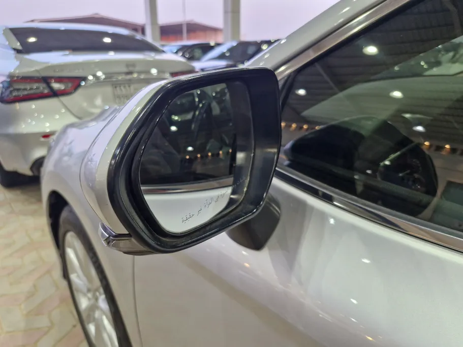 2020 Toyota Camry  GLE 
