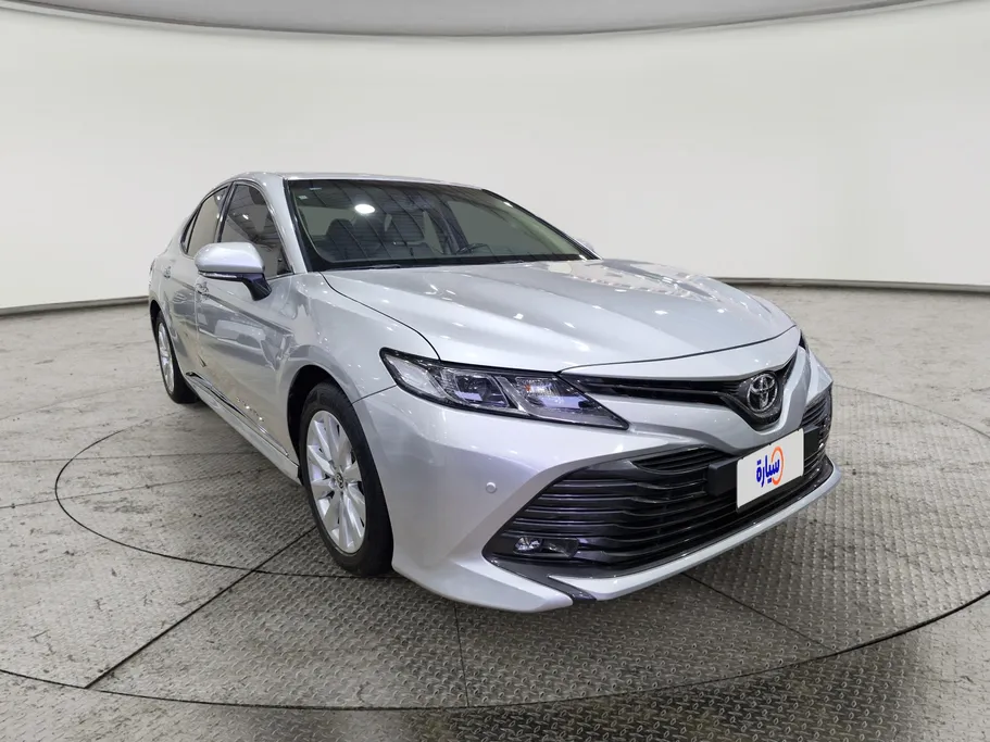 2020 Toyota Camry  GLE 
