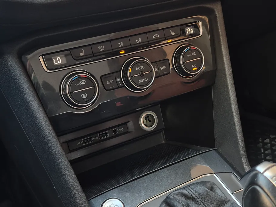 2019 Volkswagen Tiguan SE 