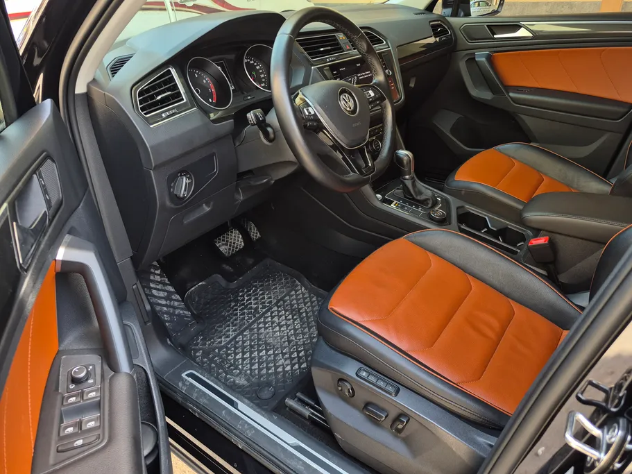 2019 Volkswagen Tiguan SE 
