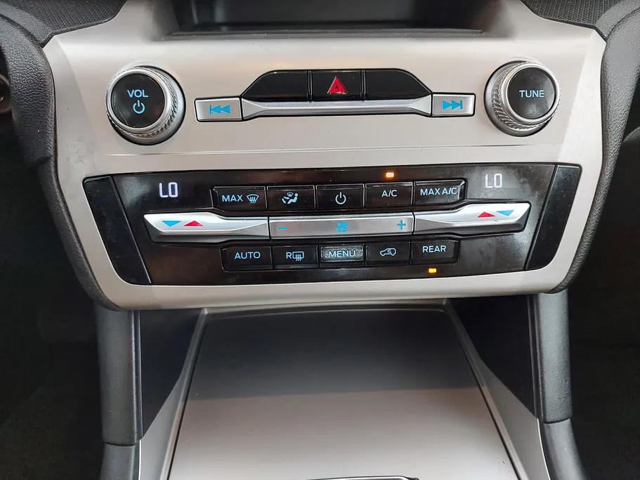 2021 Ford Explorer Standard 