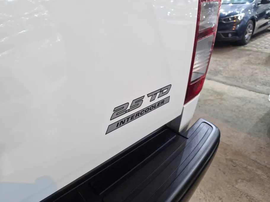 2023 Isuzu D-max Basic 