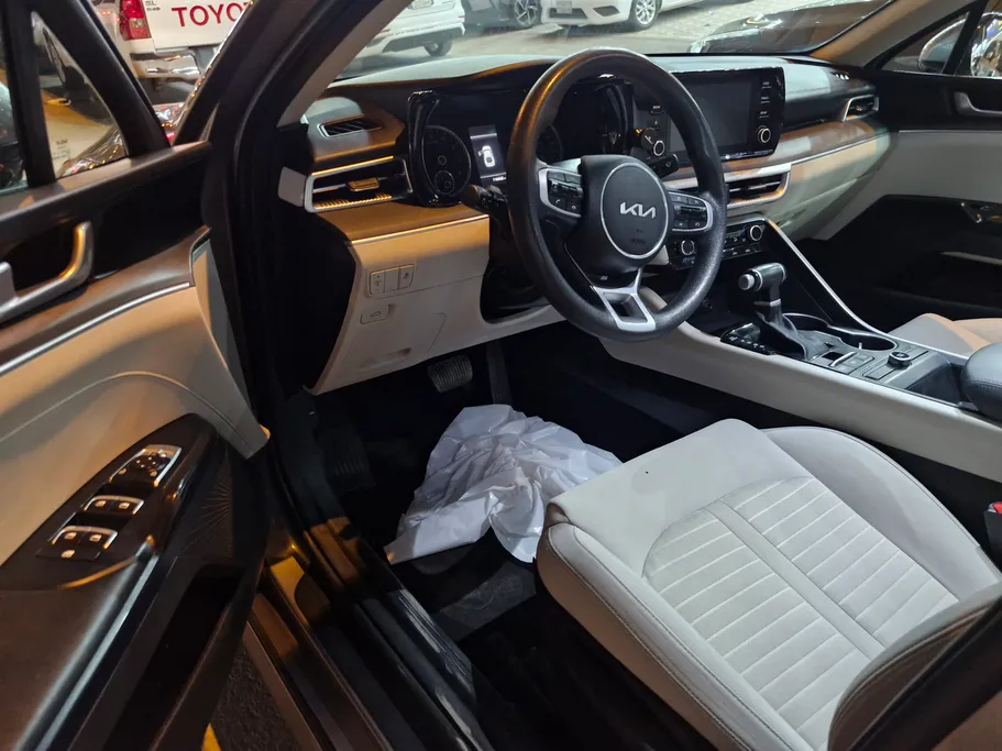 2023 Kia K5 LX 