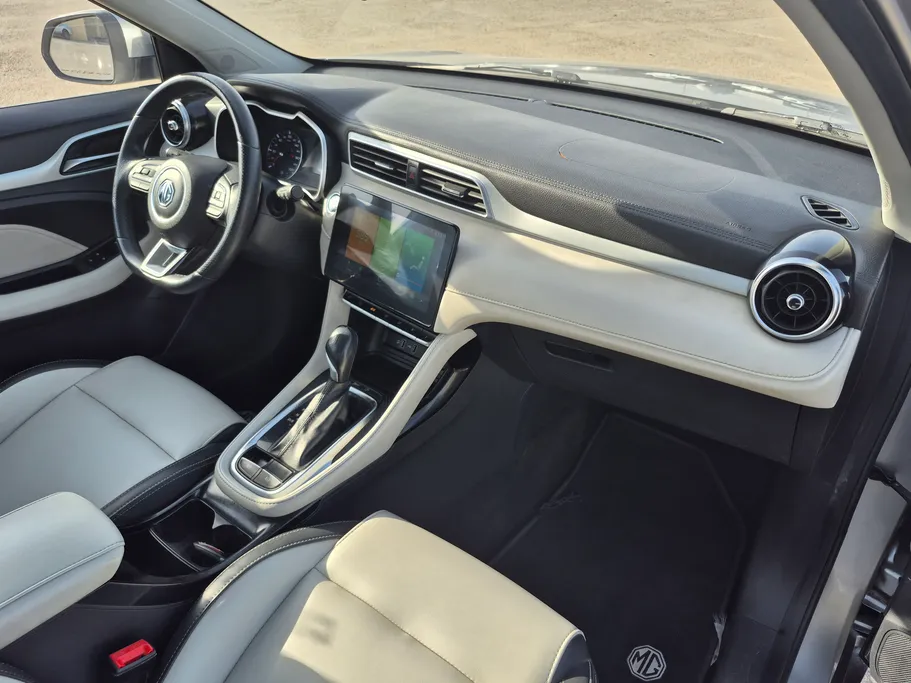 2022 MG ZS LUX 