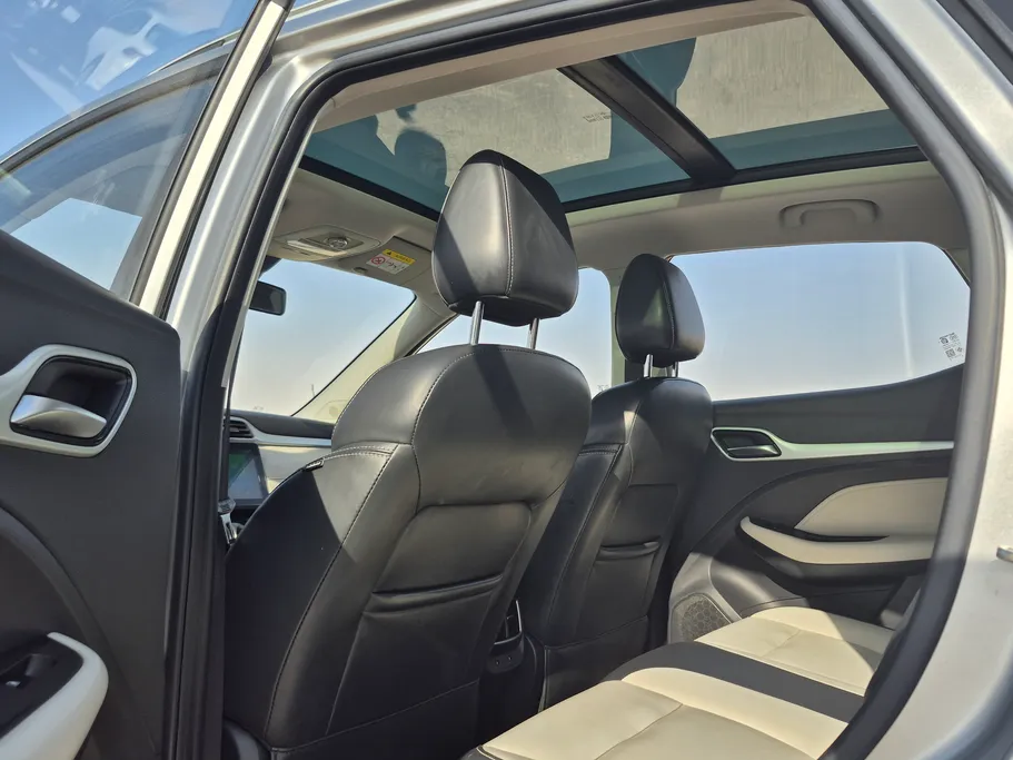 2022 MG ZS LUX 