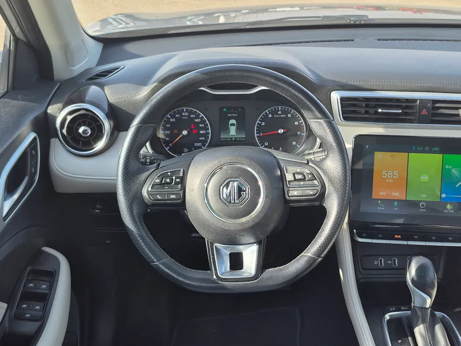2022 MG ZS LUX 