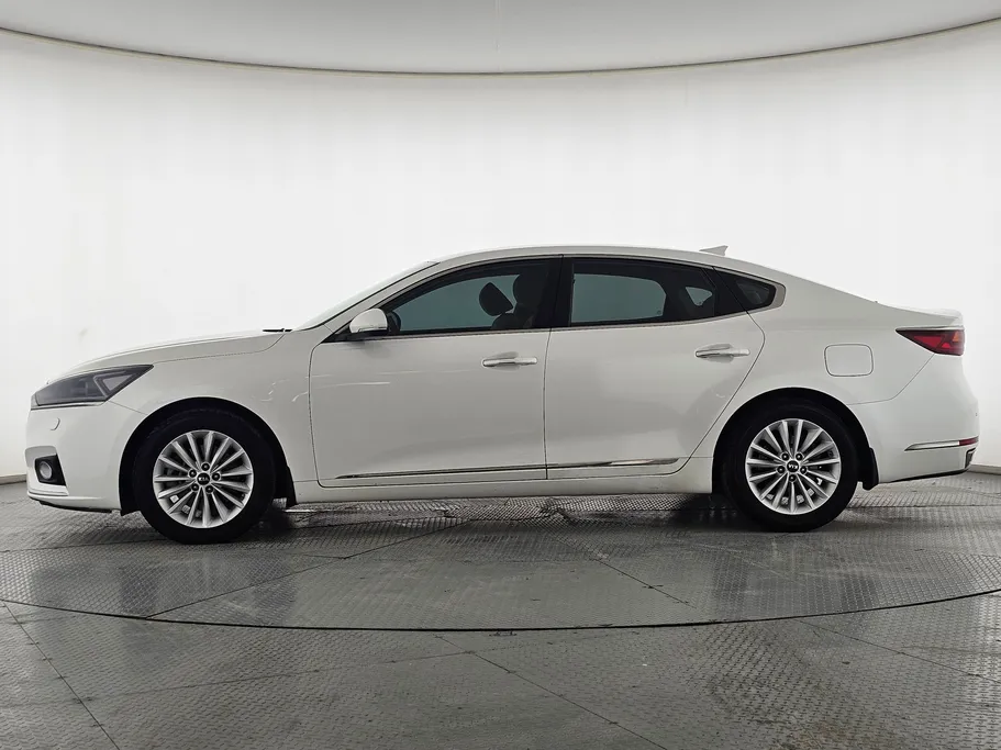 2019 Kia Cadenza LX 