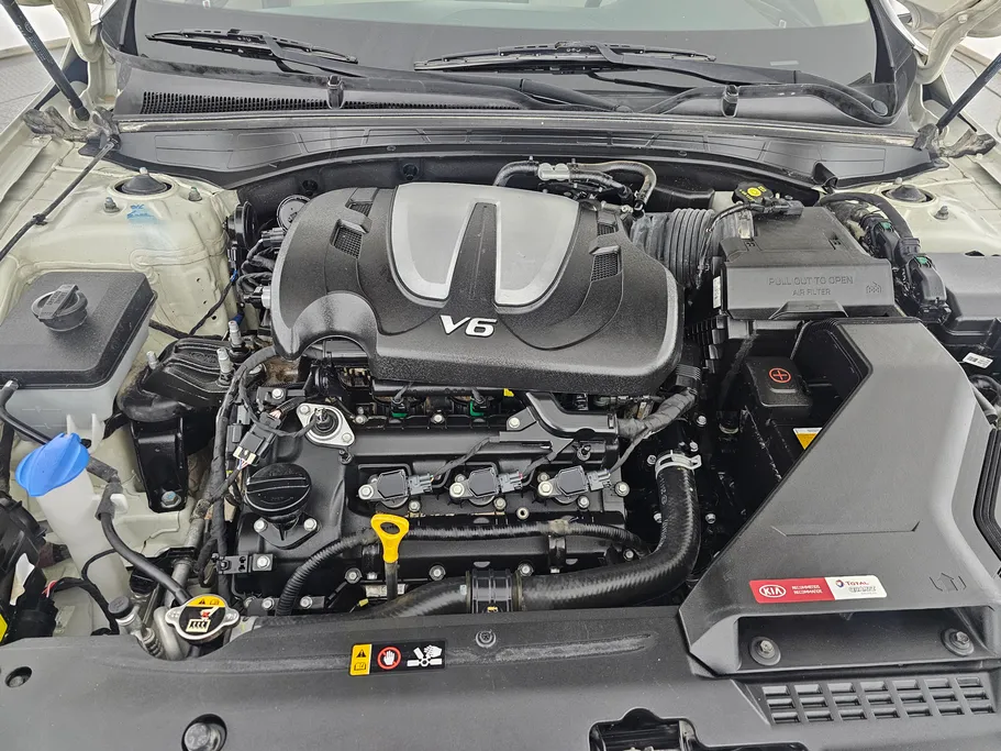 2019 Kia Cadenza LX 