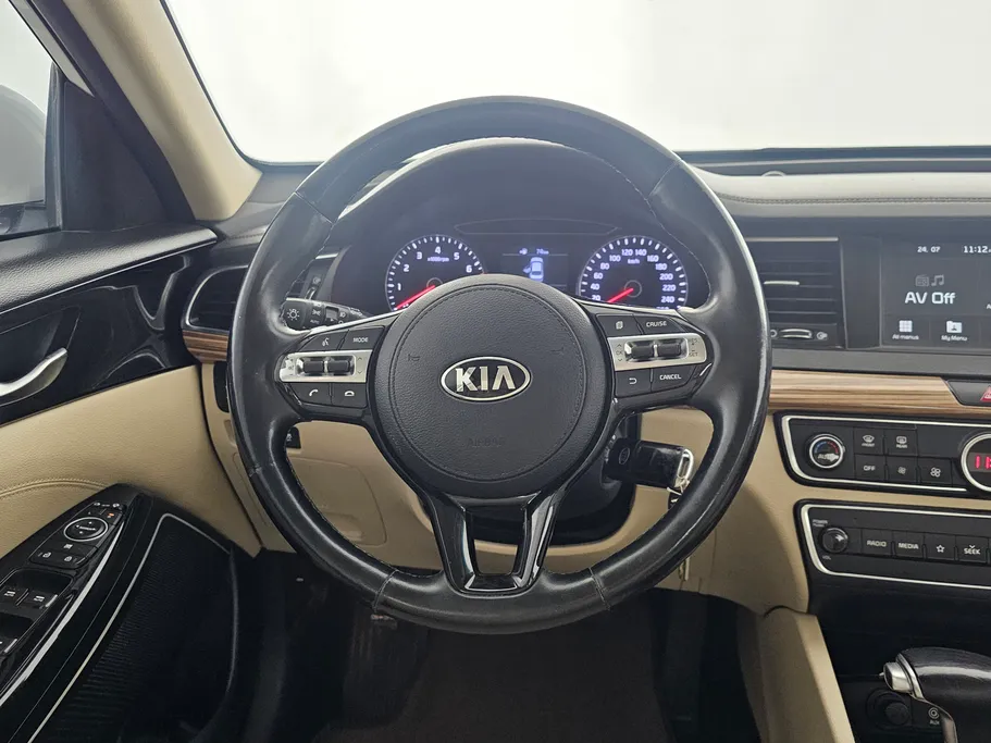 2019 Kia Cadenza LX 