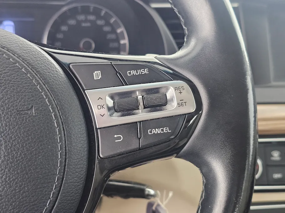2019 Kia Cadenza LX 