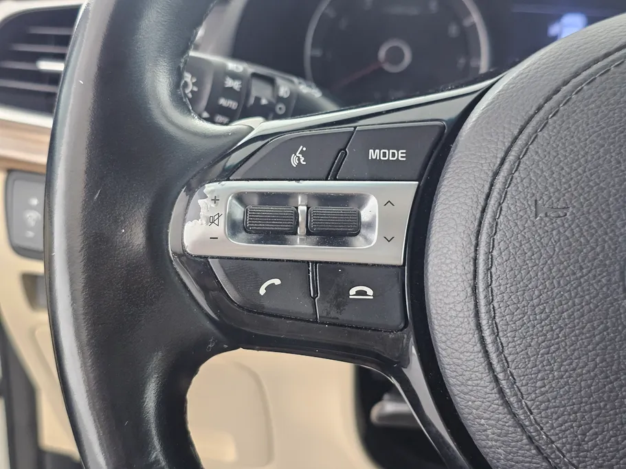 2019 Kia Cadenza LX 