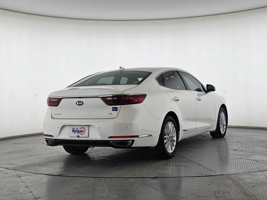 2019 Kia Cadenza LX 