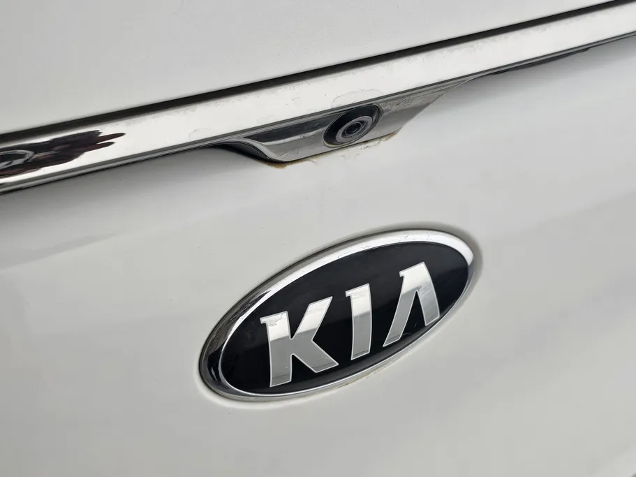 2019 Kia Cadenza LX 