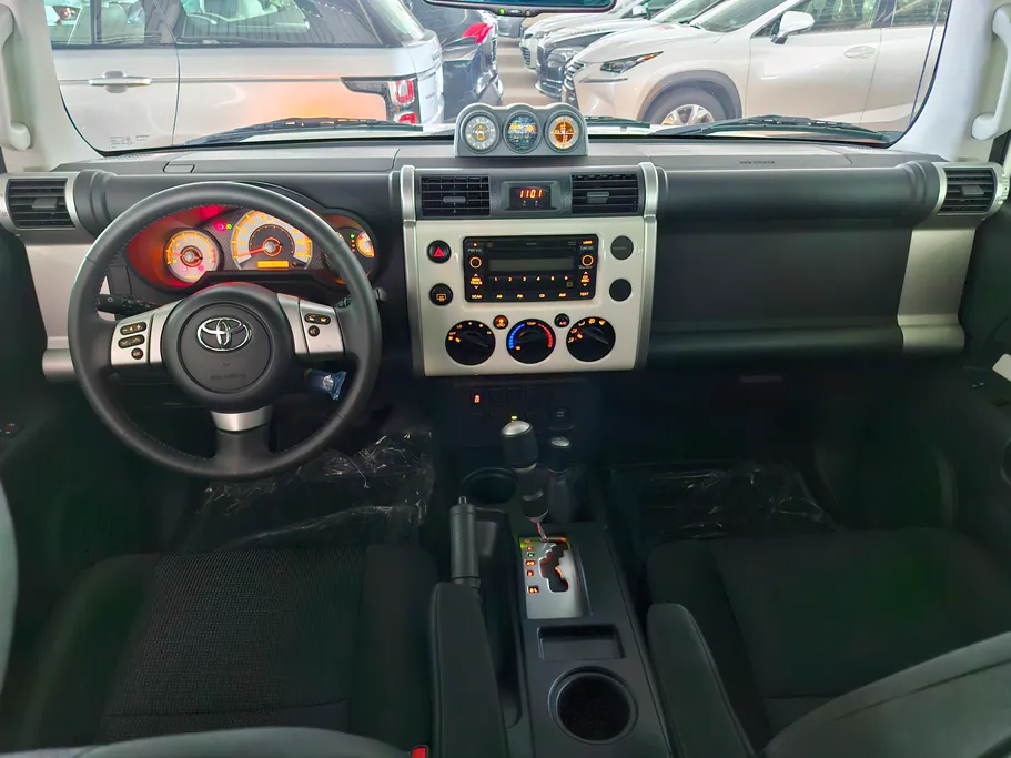تويوتا اف جي FJ Cruiser 2023 