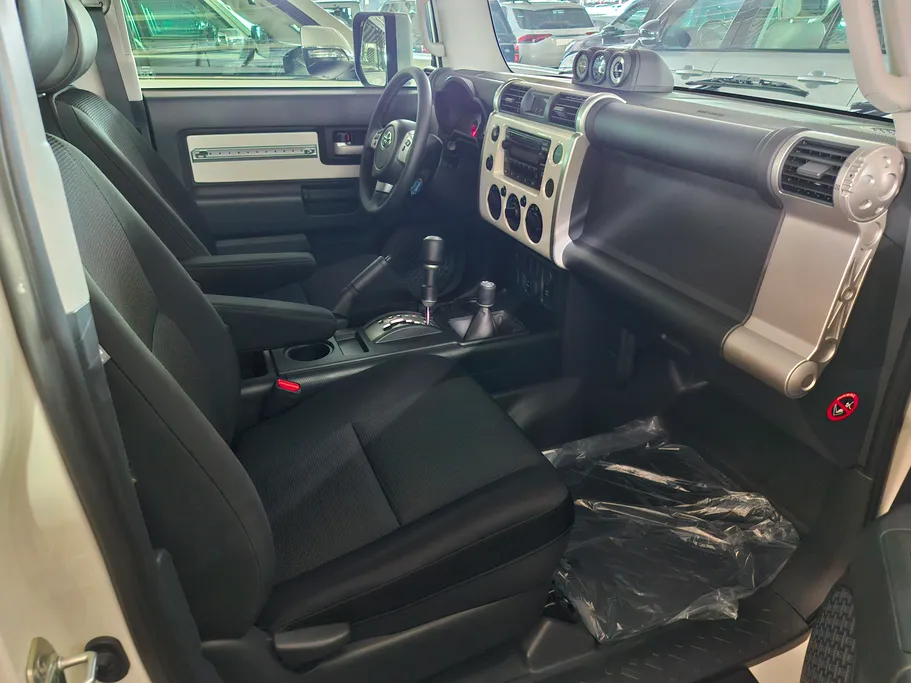 تويوتا اف جي FJ Cruiser 2023 