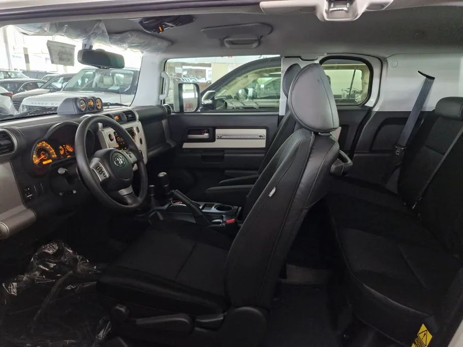 تويوتا اف جي FJ Cruiser 2023 