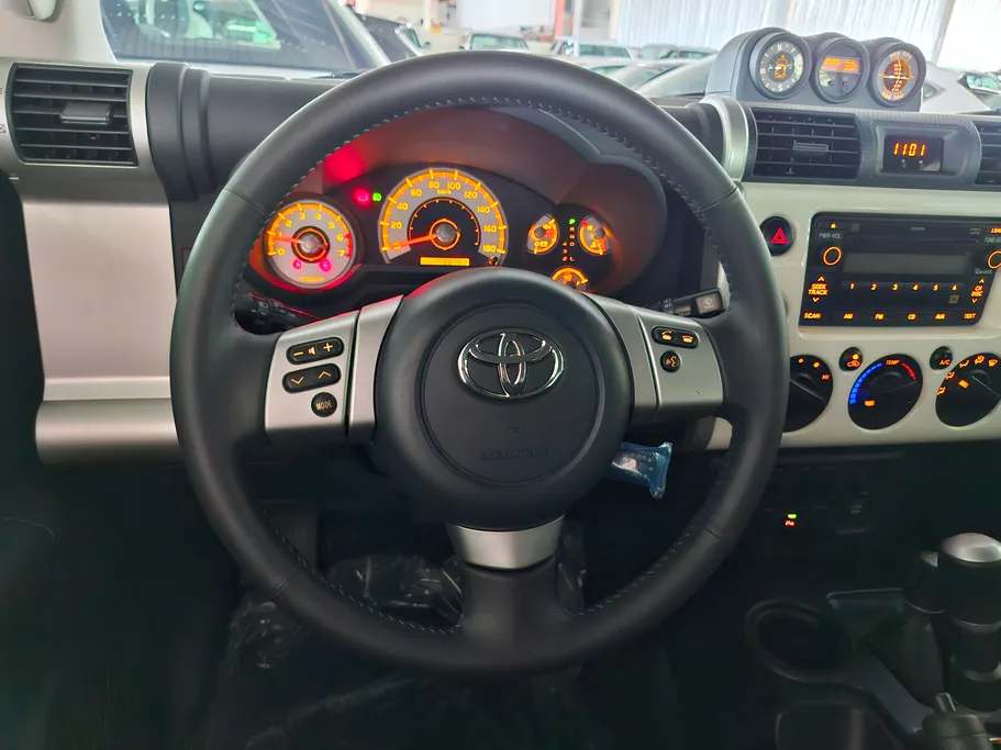 تويوتا اف جي FJ Cruiser 2023 