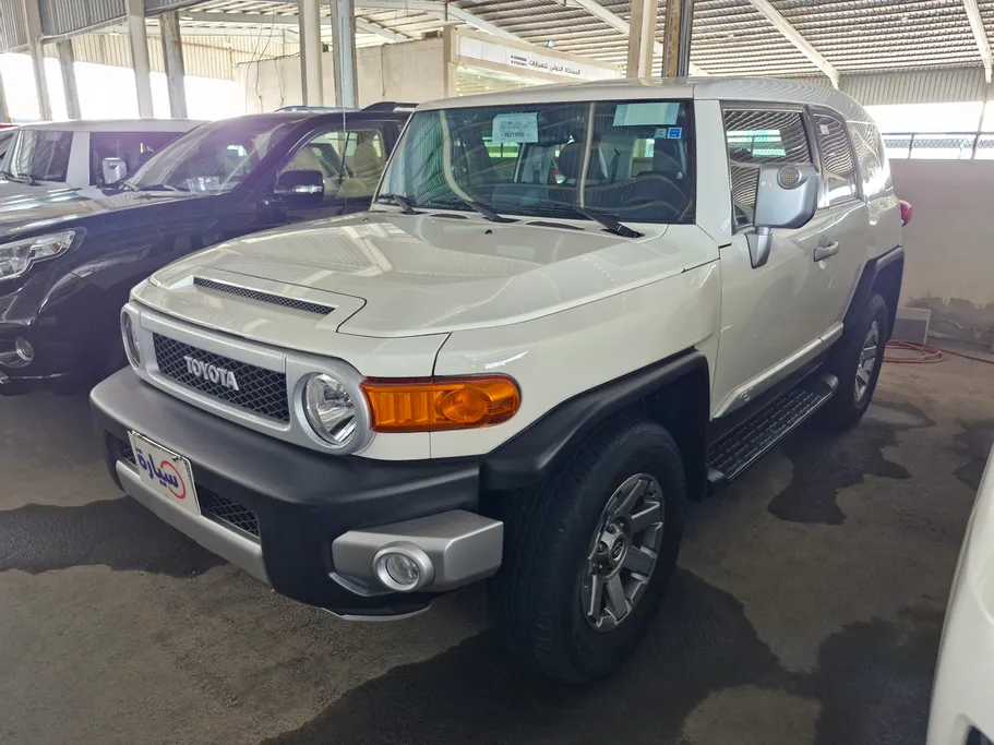 تويوتا اف جي FJ Cruiser 2023 