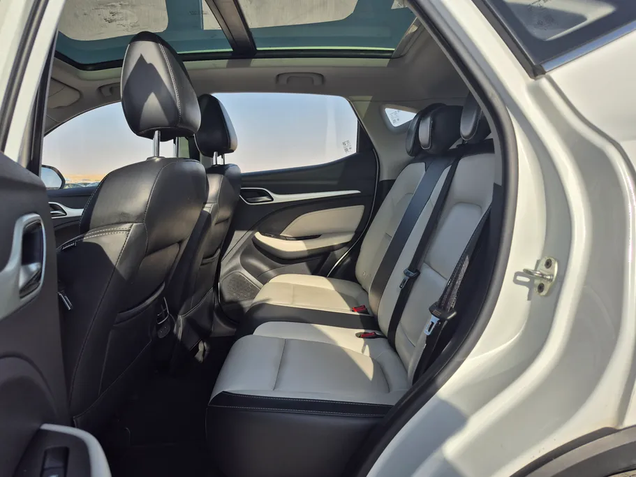 2022 MG ZS LUX 