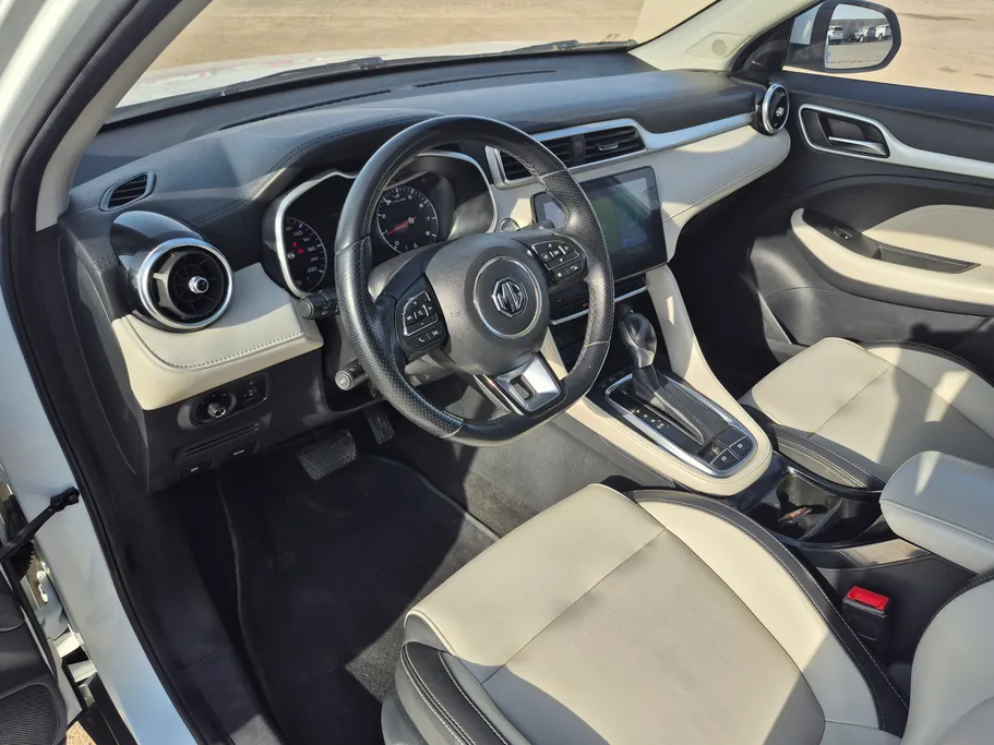 2022 MG ZS LUX 