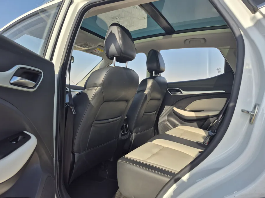 2022 MG ZS LUX 