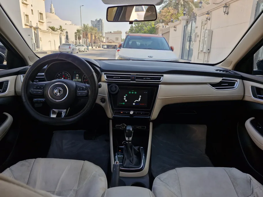 2023 MG 5 COM 